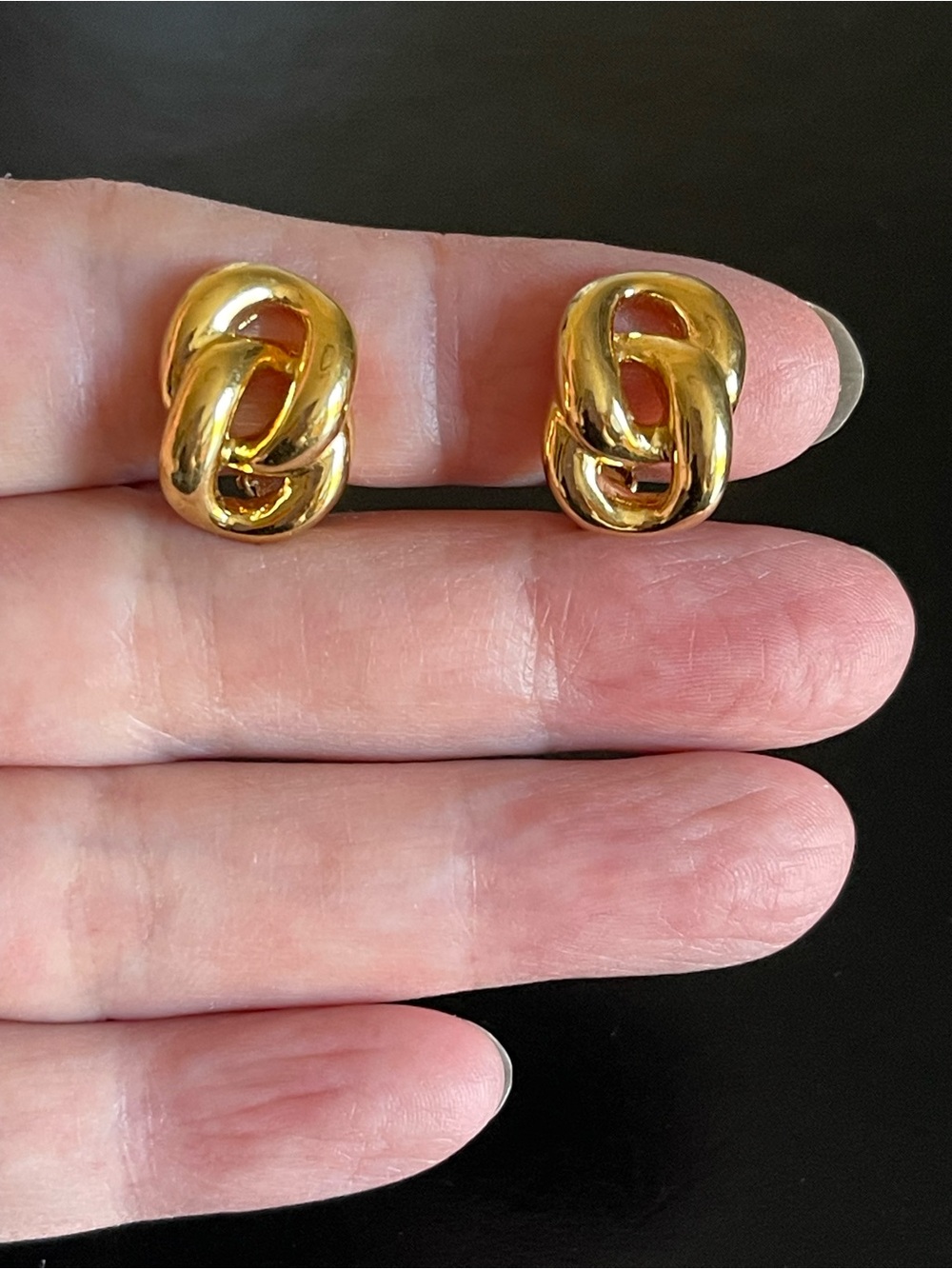 Vintage Napier Gold-Tone Interlocking Loop clip on earrings.